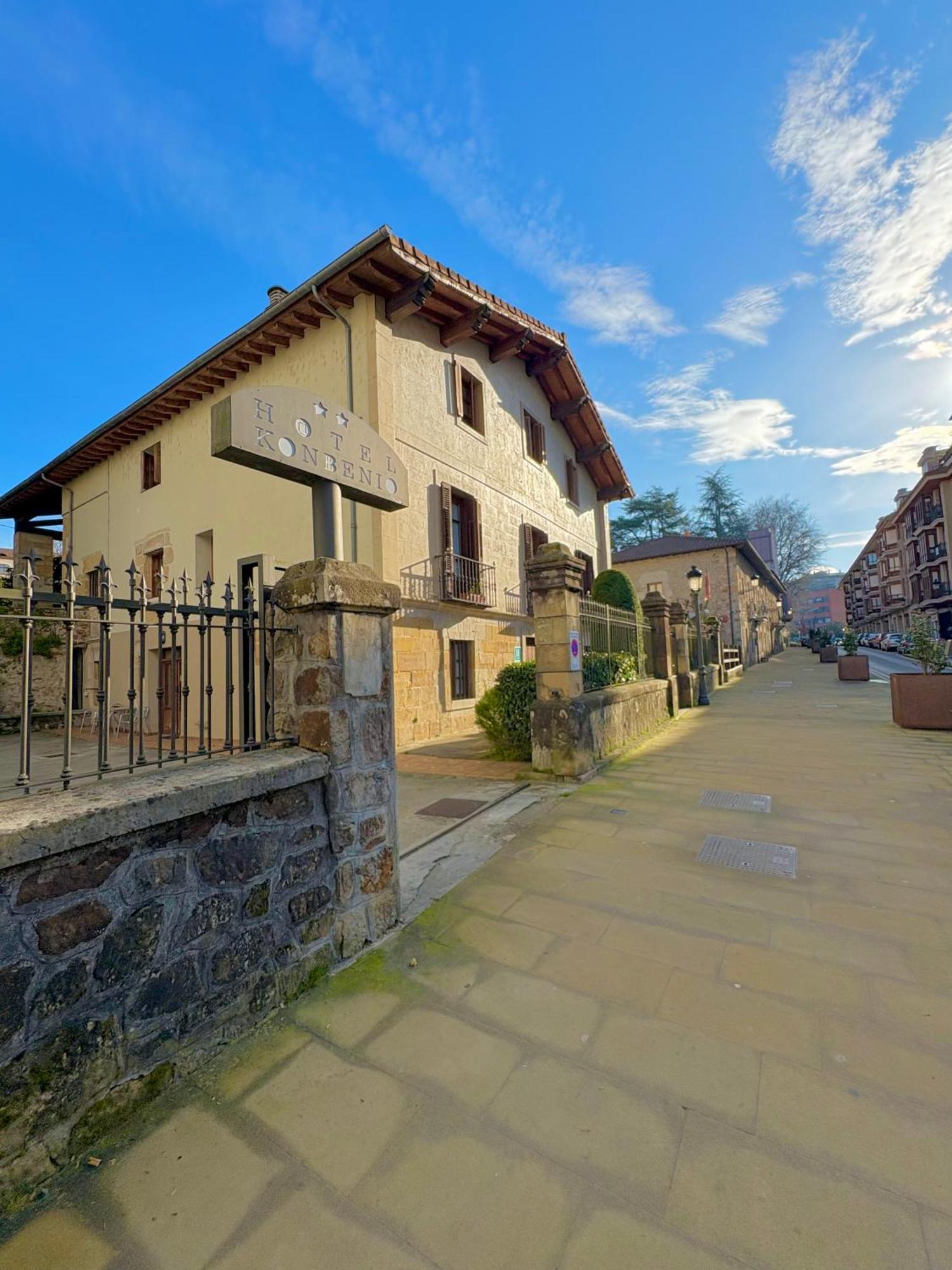Hotel Konbenio Amorebieta-Etxano Kültér fotó
