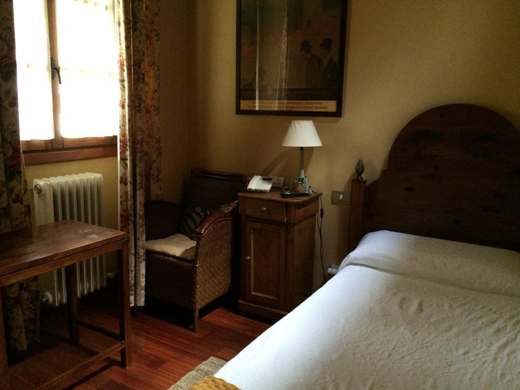 Hotel Konbenio Amorebieta-Etxano Szoba fotó